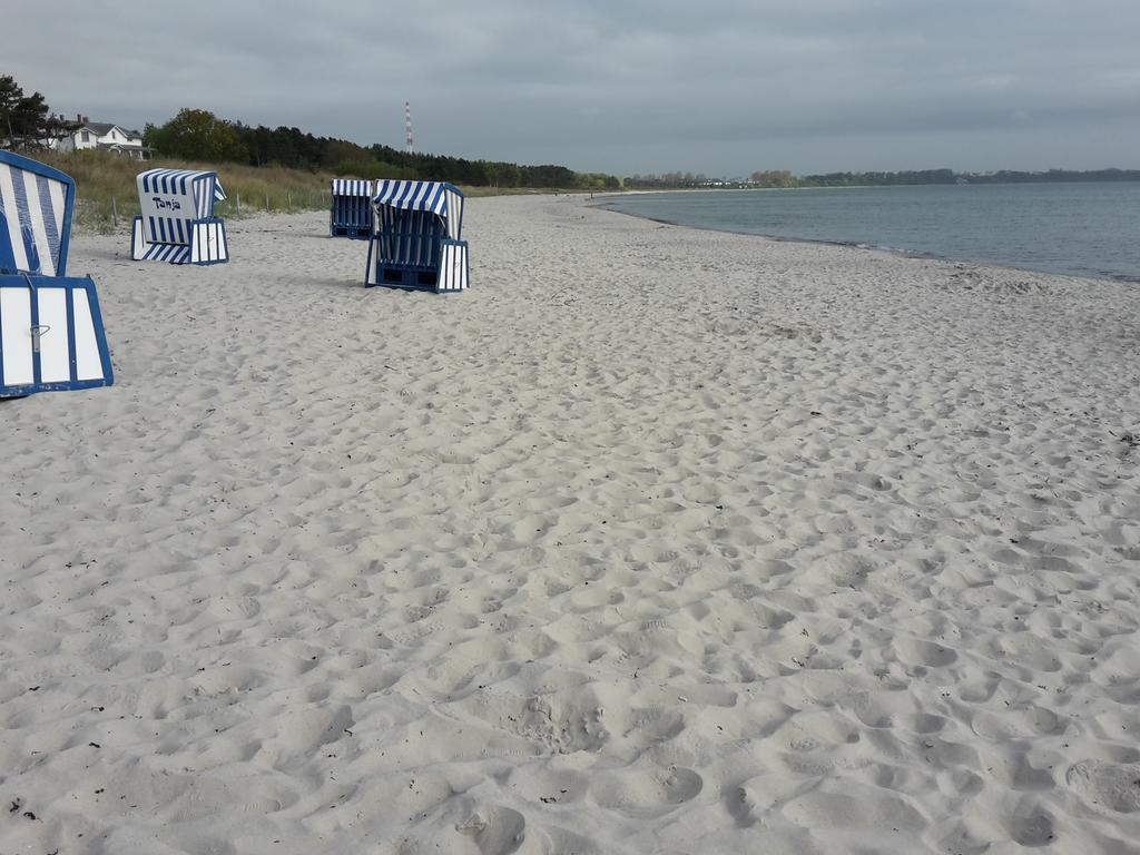 Ferienwohnungen Rügen Findling Breege Exterior foto