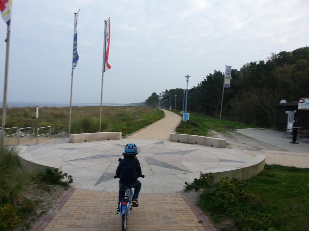 Ferienwohnungen Rügen Findling Breege Exterior foto