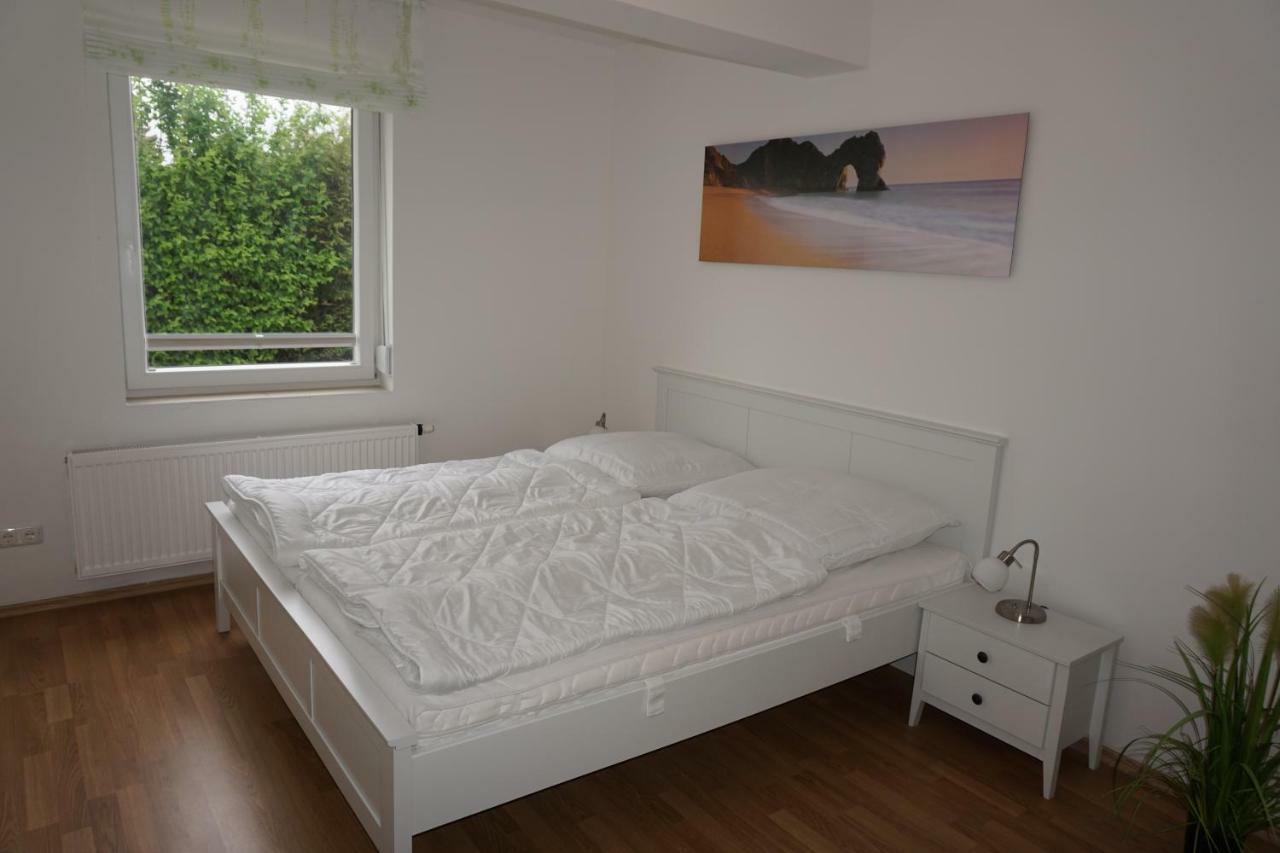 Ferienwohnungen Rügen Findling Breege Exterior foto